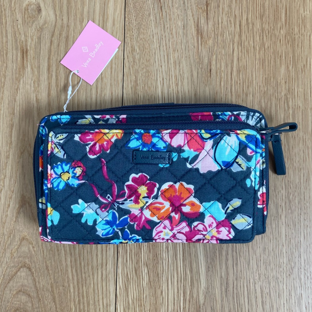 NWT VERA BRADLEY Pretty Posies 2019 Large Wallet with Multiple Pockets